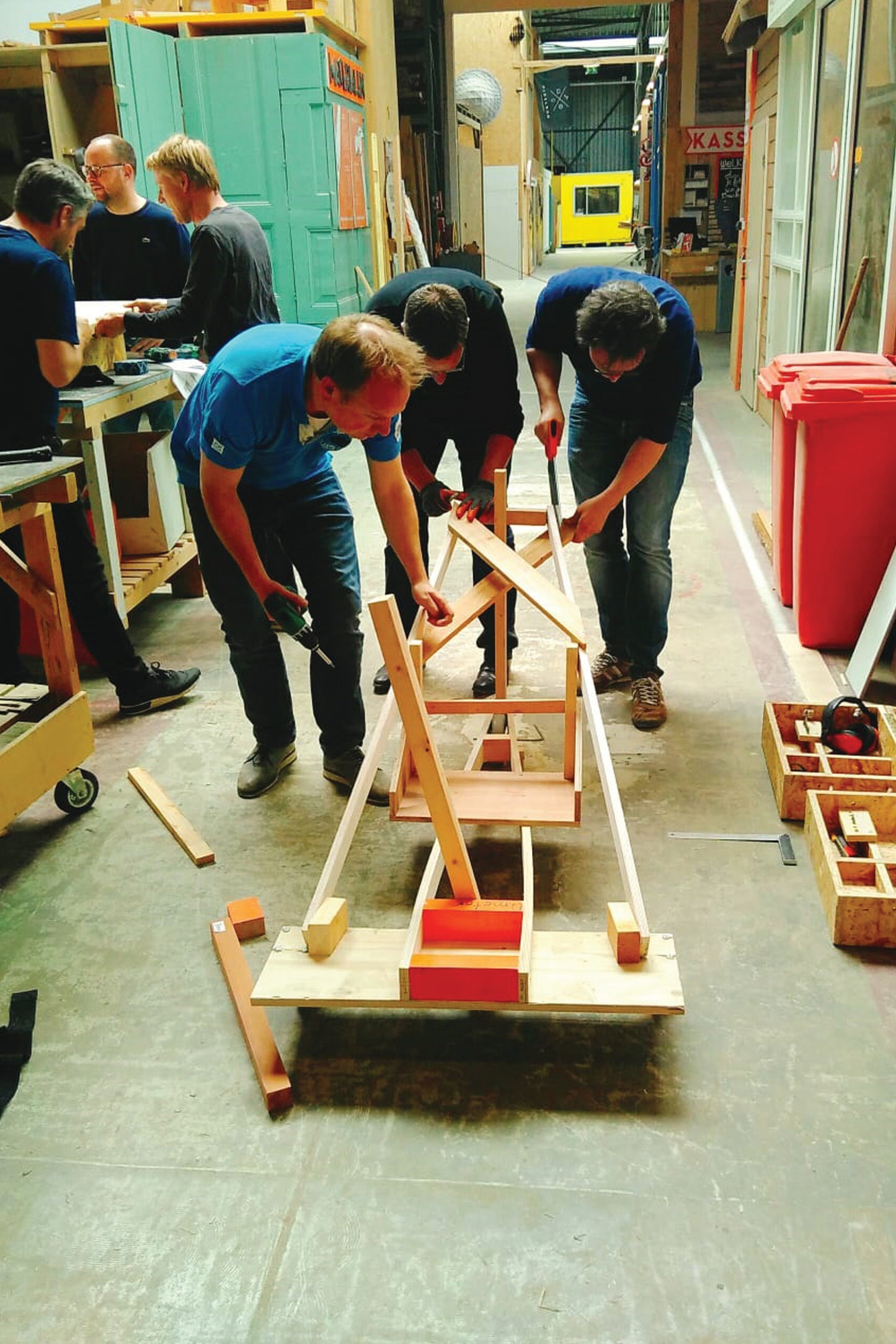 Teambuilding: Material Driven Design Challenge