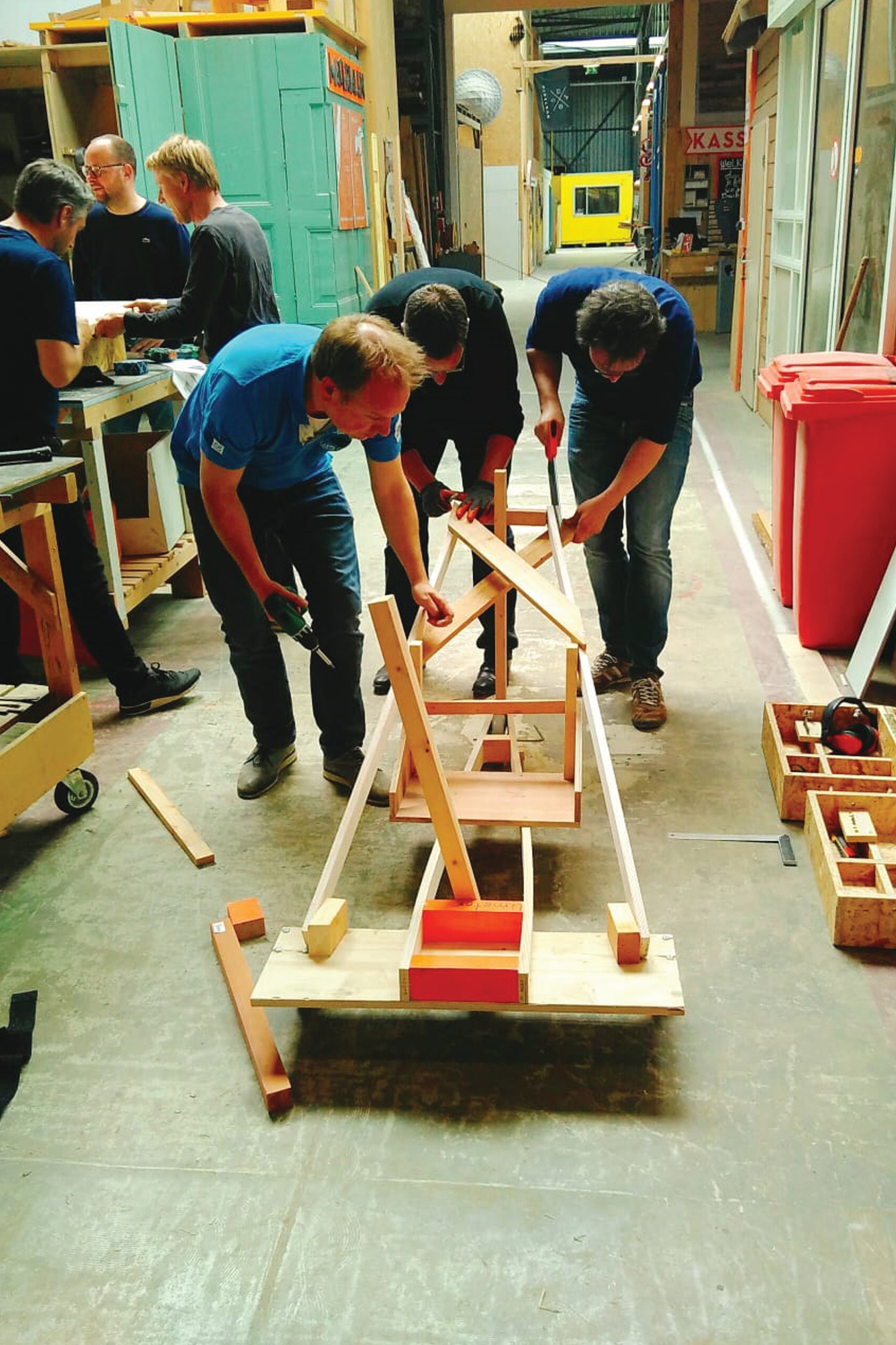 Teambuilding: Material Driven Design Challenge