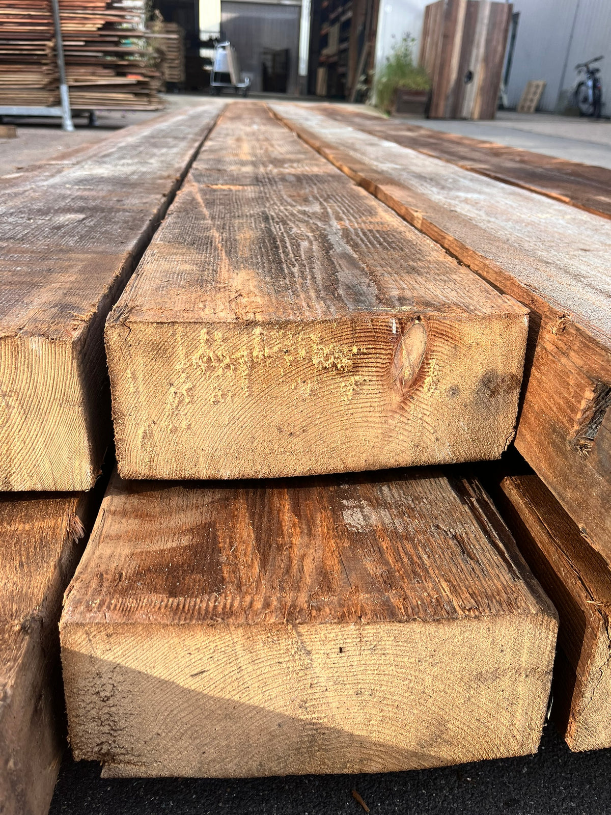 Oude grenen balk 90x240x5400mm