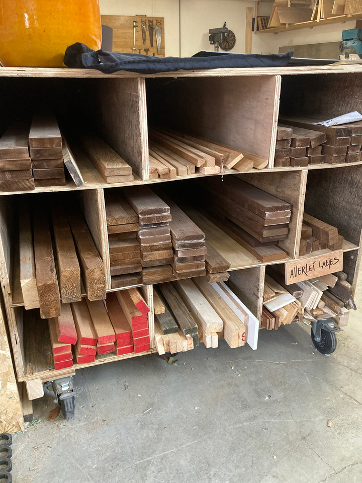 latten uit de lattenkast €3,-