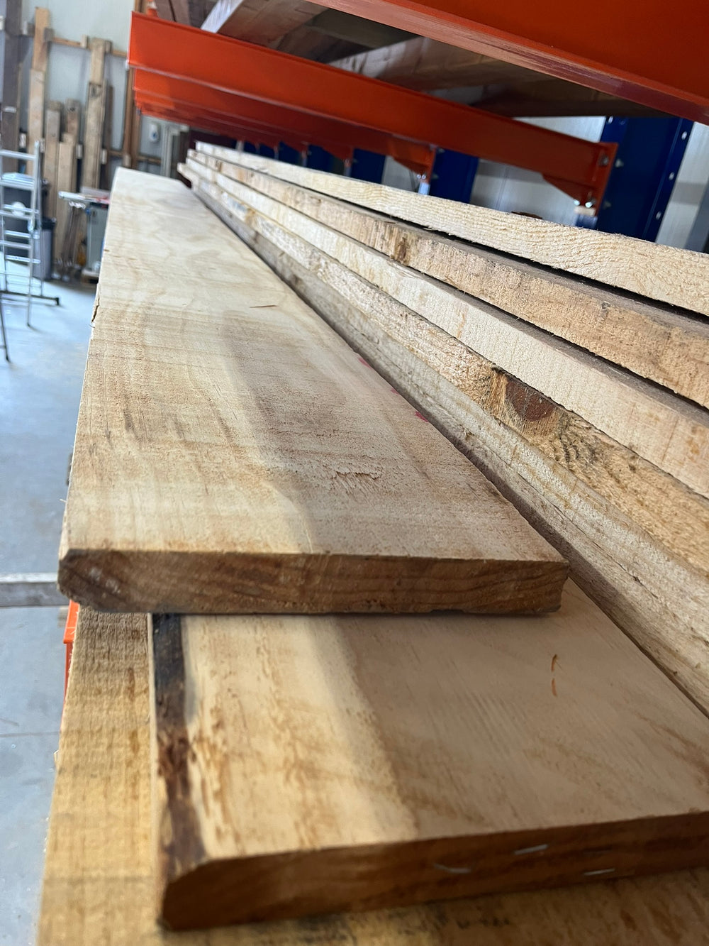 radiata pine 32x200x5200mm €35
