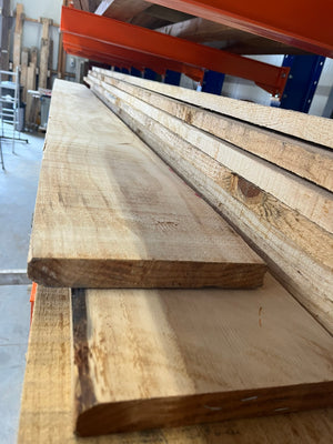 radiata pine 32x200x5200mm €35