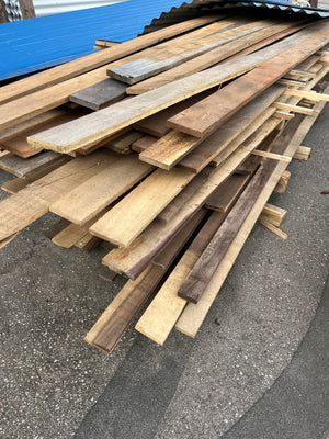 Hardhouten planken €1,50 pm
