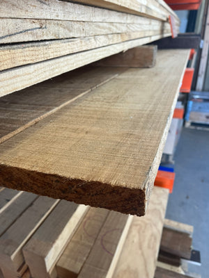 Radiata pine 32x200x2550 €20,-